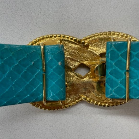 Vintage Signed Designer Snakeskin Belt with Gold Tone Love Knot Belt Buckle main image 5